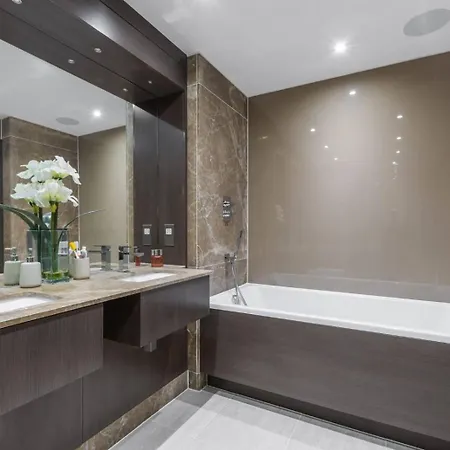 Luxury 3b Apartment *